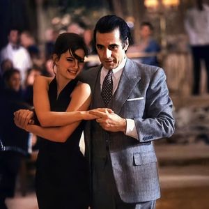 撕开她的胸罩猛吸奶头的视频
