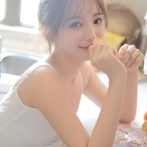 撕开她的胸罩猛吸奶头的视频
